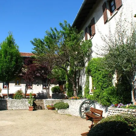 Agriturismo Cassinazza Farm stay